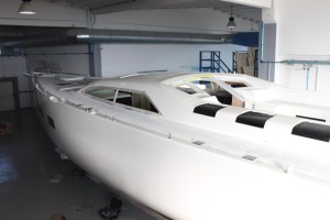 Il nuovo Mylius 65' Raised Saloon all'interno del cantiere di Podenzana