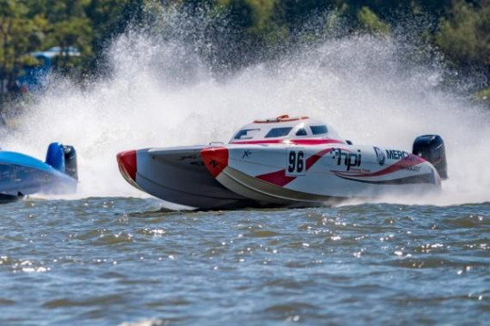 Team Australia wins race 1 in Shanghai. Abu Dhabi 4 is second, Hi-Performance Italia third