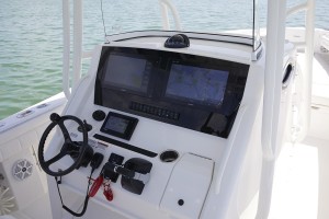 31 Regulator Center Console boat helm garmin