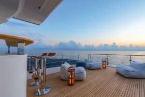 Grande 25METRI Flybridge