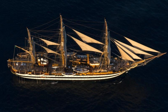 Nave Amerigo Vespucci