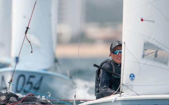 Menzies and McGlashan lead the 420 Open