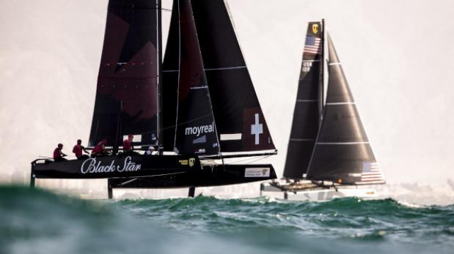Zolou in the middle of the race