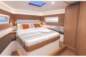 Beneteau First 53, cabina armatoriale a prua
