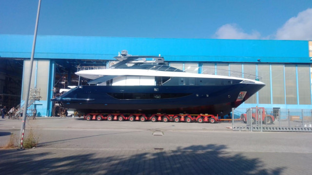 Amer Yachts F100 18