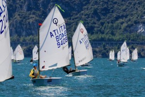 Ad Arco ancora regate Optimist sebbene con vento leggero