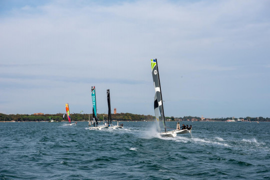 Il Mose e Marina Militare Nastro Rosa tour protagonisti oggi a Venezia