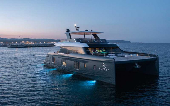 An unstoppable Power Cat joins the range: 70 Sunreef Power
