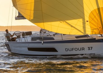B&G annuncia la partnership con Dufour Yachts