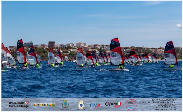 Iniziato a Calasetta l'Eurochallenge OpenSkiff- italiani in evidenza