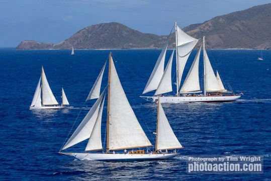Peter von Seestermuele, Saharet of Tyre and Rhea racing in perfect weather today