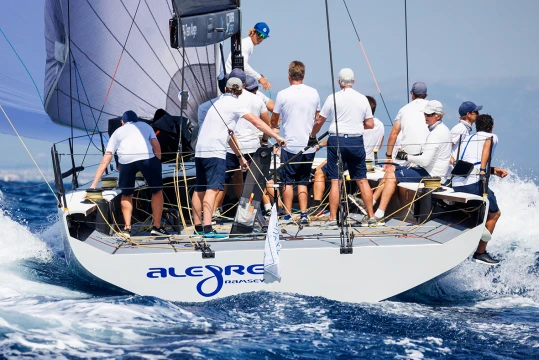 Amore e supporto reciproco saranno la chiave per Alegre nell’anticipare l’inizio della stagione 2025 della 52 Super Series