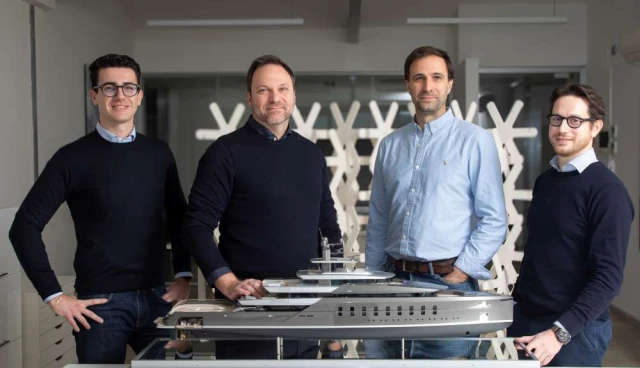 Il team Vitruvius Yacht Design nell'ufficio di Viareggio