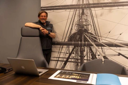 Il cuore marinaresco dell’Amerigo Vespucci ritrova Corrado Gala a Napoli dopo 45 anni