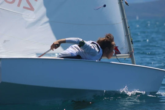 Vento variabile per la seconda giornata di regate alla seconda tappa del Trofeo Optimist Italia Kinder Joy of Moving a Follonica