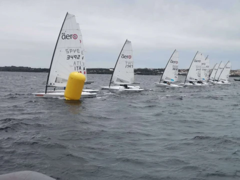 RS Aero: due tappe in due giorni a Calasetta tra vento, fair play e delfini