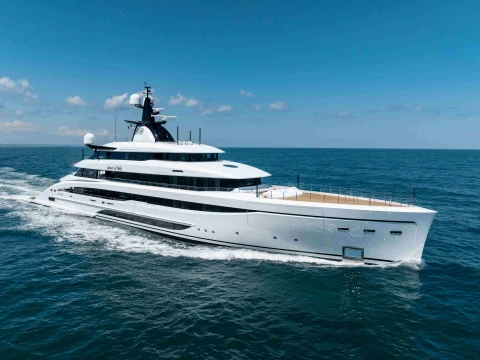 Consegnato il superyacht CRN Amor à Vida 67m