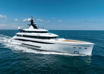 67m Amor à Vida CRN superyacht delivered