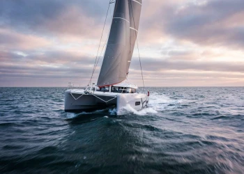Excess Catamarans, Hybrid propulsion : Excess innovates
