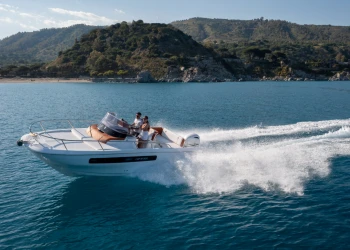 Capoforte CX240 Summer Edition: il bianco brillante dell’estate mediterranea