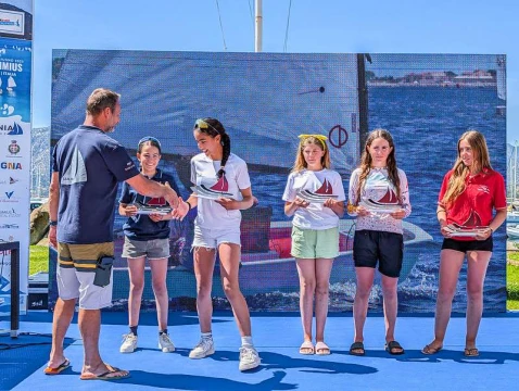 Postiglione vince la terza tappa del Trofeo Optimist Italia Kinder Joy of Moving