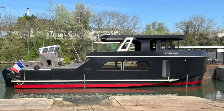 New Paris Passenger Ship Perle Noire launched with Electric Propulsion from Torqeedo