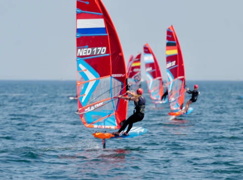 iQFOiL International Games Day 2: patience rewarded with full-throttle foiling