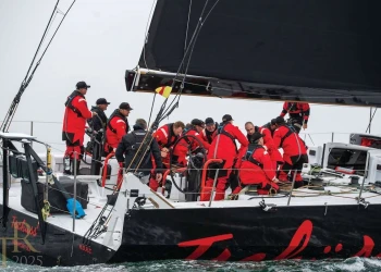 Tschüss 2 Powers Ahead in Transatlantic Race