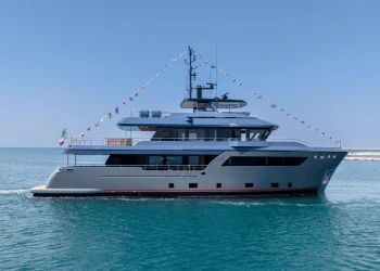 Cantiere delle Marche launches Darwin 102 Haze2
