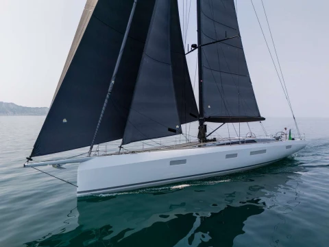 Maxi Dolphin presenta MD78: il nuovo custom fast cruiser di lusso disegnato da Giovanni Ceccarelli