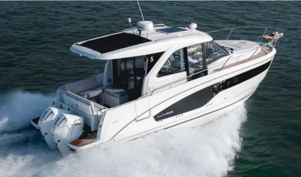Neue Beneteau Antares 9 – Probefahrt bei den Dayboating Private Days