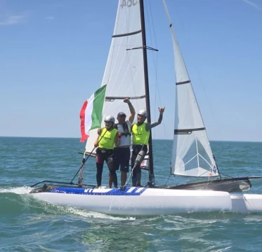 L’Italia trionfa al Mondiale Nacra 15: Sirena e Dessy campioni del mondo a La Rochelle