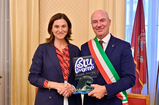 Giovanna Vitelli riceve il premio Blu Livorno