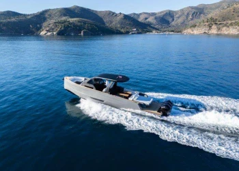 Max 43 Comfort di Maxim Yachts al Cannes Yachting Festival 2025