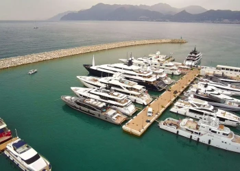 Estate 2025: record di presenze per i superyacht a Marina d’Arechi
