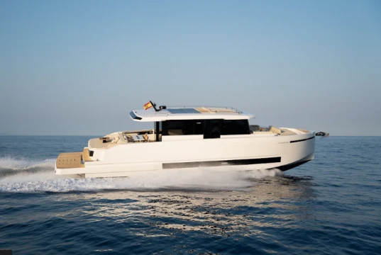De Antonio Yachts presenta la nuova ammiraglia D60 al Cannes Yachting Festival