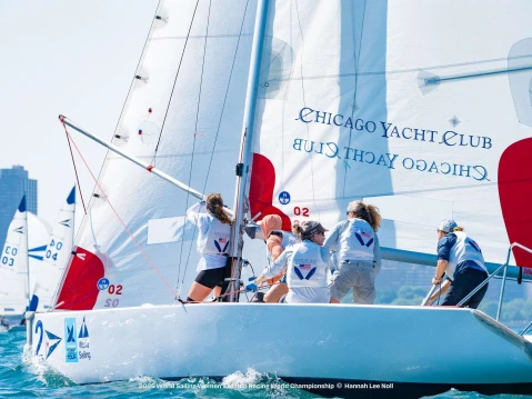 Teams battle challenging conditions as racing runs into sunset in Chicago