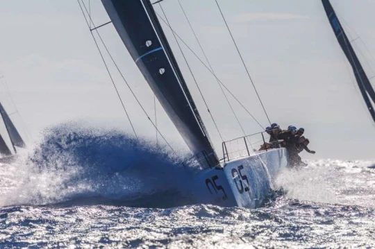 Sled consolida la sua posizione al comando della 52 Super Series - Porto Cervo - Range Rover Sailing Week.

﻿Crediti foto: 52 Super Series/Nico Martinez