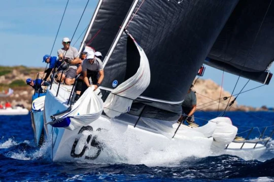 Sled ha conquistato la vittoria della 52 Super Series - Porto Cervo - Range Rover Sailing Week.

﻿Crediti foto: 52 Super Series/Nico Martinez