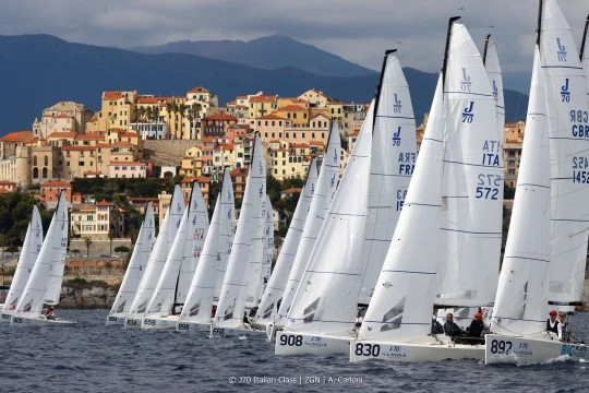 J/70 Cup, vento leggero e debutto brillante per Ciclone