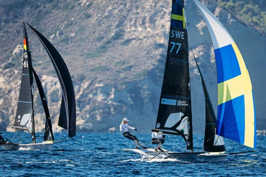 Sardinia Sailing Cup: day 1 dei Campionati del Mondo 49er, 49erFX e Nacra 17