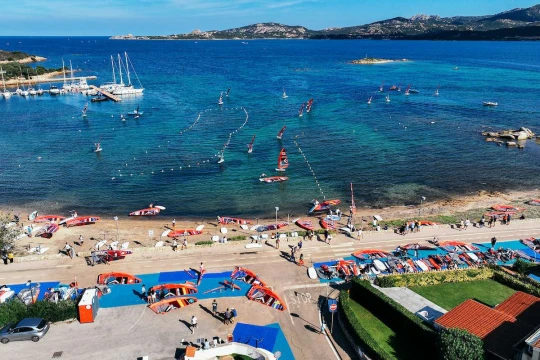 Strong start for the 2025 iQFOiL Youth & Junior European Championships in Arzachena