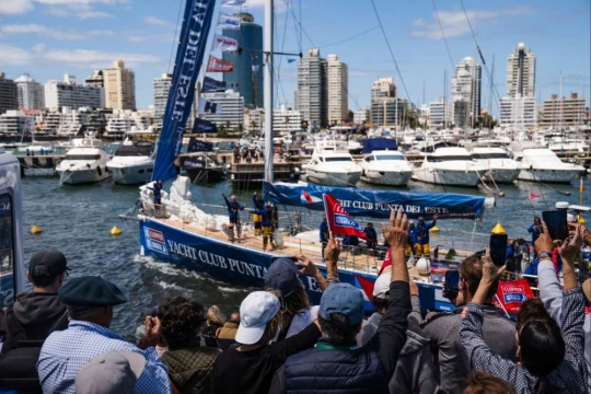 Clipper Race fleet departs Punta del Este for Stage 3