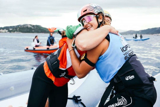 Medea Falcioni e Mattia Saoncella campioni europei giovanili iQFOiL