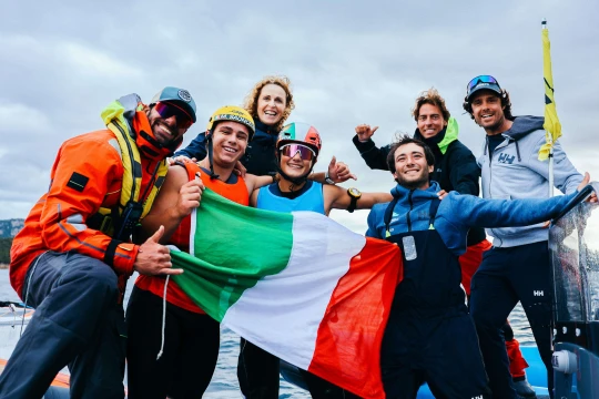 Double Italian triumph as Mattia Saoncella and Medea Falcioni win 2025 iQFOiL Youth & Junior European titles