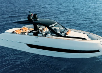Invictus Yacht presenterà TT460 Shell Edition al boot Dusseldorf 2026