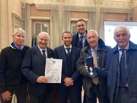 Conferita al Club Nautico Versilia la Stella d’Oro al merito sportivo