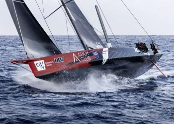 Rolex Sydney Hobart Race update: overall and divisional battles