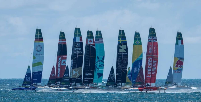 Artemis, USA and France locked on points after turbulent opening day in Perth