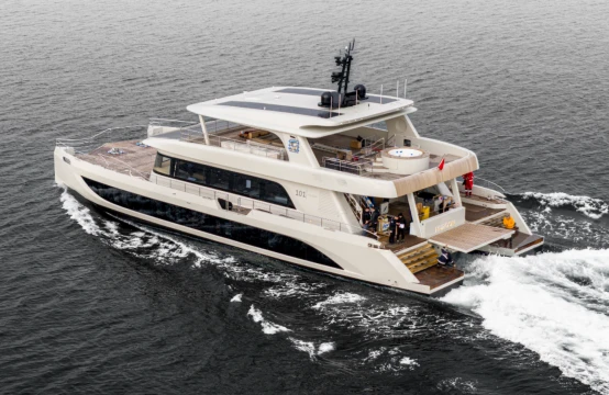 New 30.7-metre VISIONF 101 powers through sea trials at over 20 knots